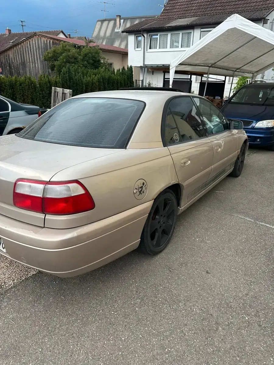 Gebraucht Opel Omega 150 PS (110 kW) 2000 Silber Limousine