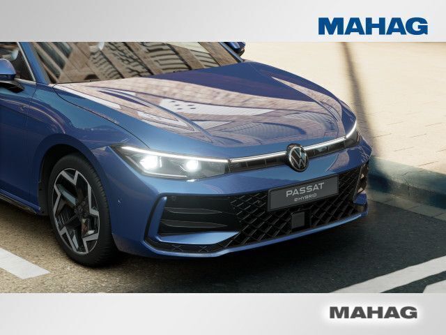 Gebraucht VW Passat GTE 177 PS (130 kW) 2025 Blau Kombi