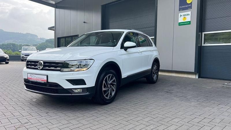 Weiß Gebraucht 2017 VW Tiguan Sound SUV | 18.990 € (Fairer Preis) - Bild 1/4