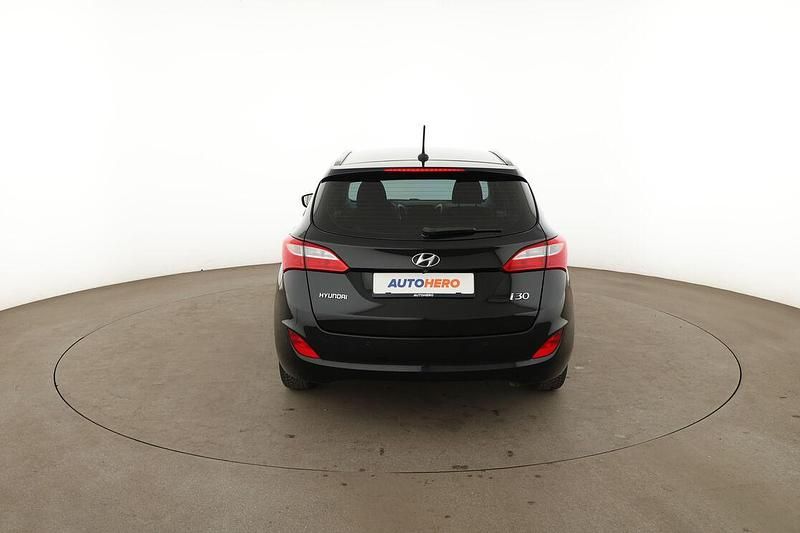 Gebraucht Hyundai i30 Trend 101 PS (74 kW) 2017 Schwarz Kombi