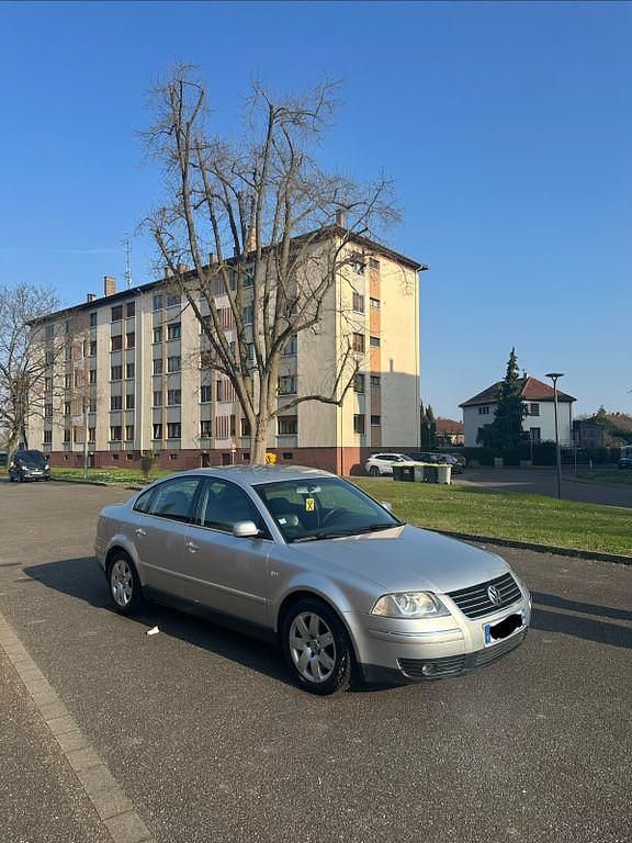 Gebraucht VW Passat Highline 150 PS (110 kW) 2001 Grau Limousine