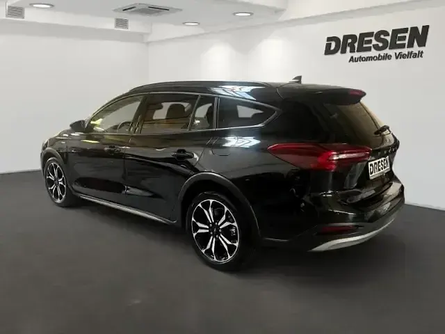 Używany Ford Focus Active 155 KM (114 kW) 2022 Czarny Kombi