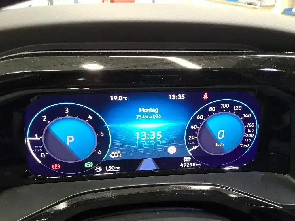 Gebraucht VW Multivan 110 PS (80 kW) 2024 Silber Van / Kleinbus
