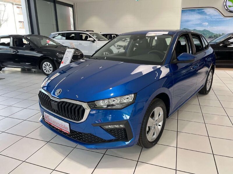 Blue (metallic) Neu 2025 Skoda Scala Essence Kleinwagen | 21.980 € (Fairer Preis) - Bild 1/4