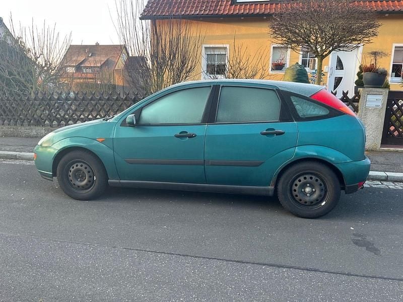 Gebraucht Ford Focus Ambiente 75 PS (55 kW) 1999 Grün Limousine