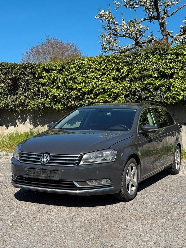 Gebraucht VW Passat 140 PS (102 kW) 2012 Grau Kombi