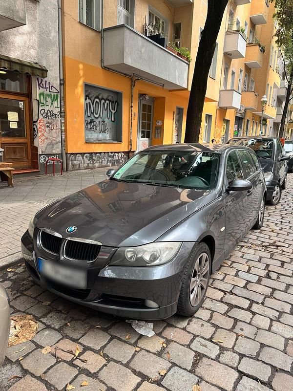 Grau Gebraucht 2006 BMW 320 Kombi | 2.700 € (Guter Preis) - Bild 1/4