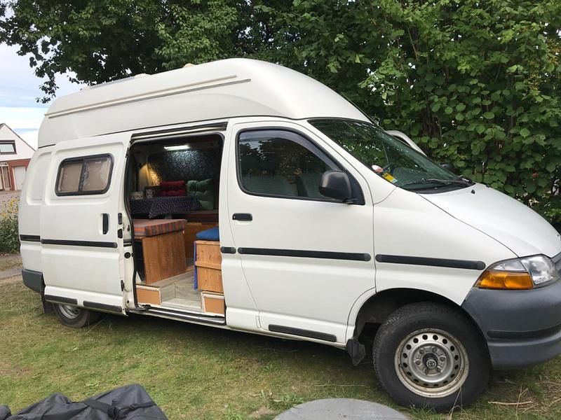 Weiß Gebraucht 1999 Toyota HiAce Van / Kleinbus | 6.900 € - Bild 1/4