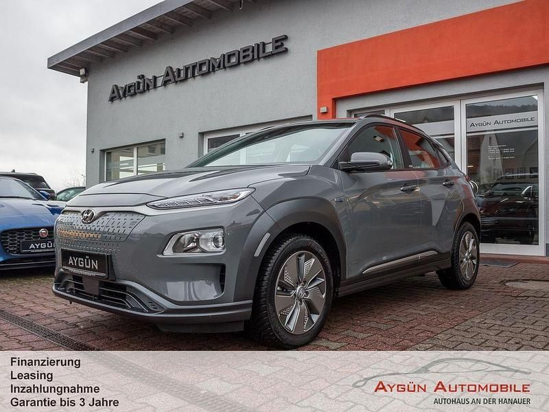 Grau Gebraucht 2020 Hyundai Kona SUV | 13.495 € (Superpreis) - Bild 1/4