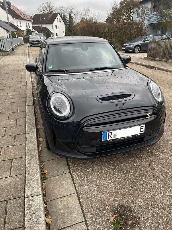 Gebraucht 2023 Mini Cooper SE Kleinwagen | 22.000 € (Etwas zu teuer) - Bild 1/4