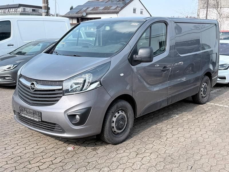 Gebraucht Opel Vivaro 145 PS (106 kW) 2018 Grau Van / Kleinbus