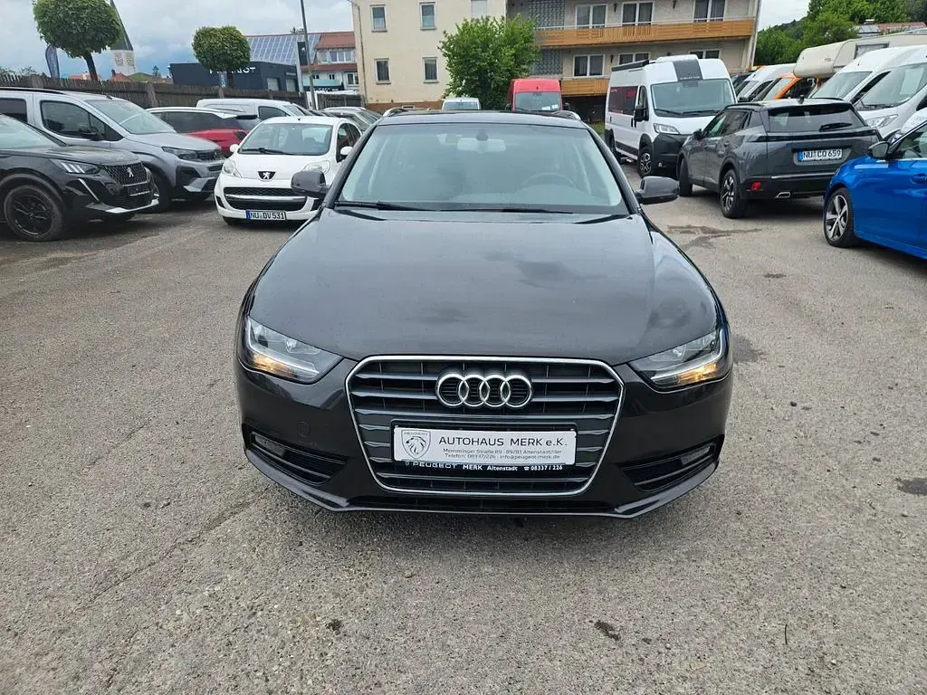 Gebraucht Audi A4 Ambition 150 PS (110 kW) 2014 Grau Kombi