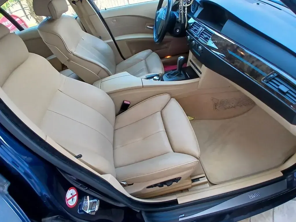Gebraucht BMW 545 333 PS (244 kW) 2004 Blau Limousine