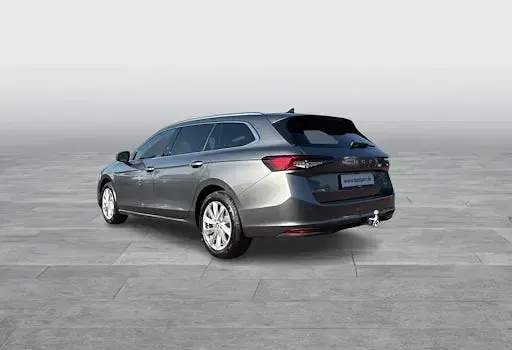 Neu Skoda Superb Selection 193 PS (141 kW) 2026 Grau Kombi