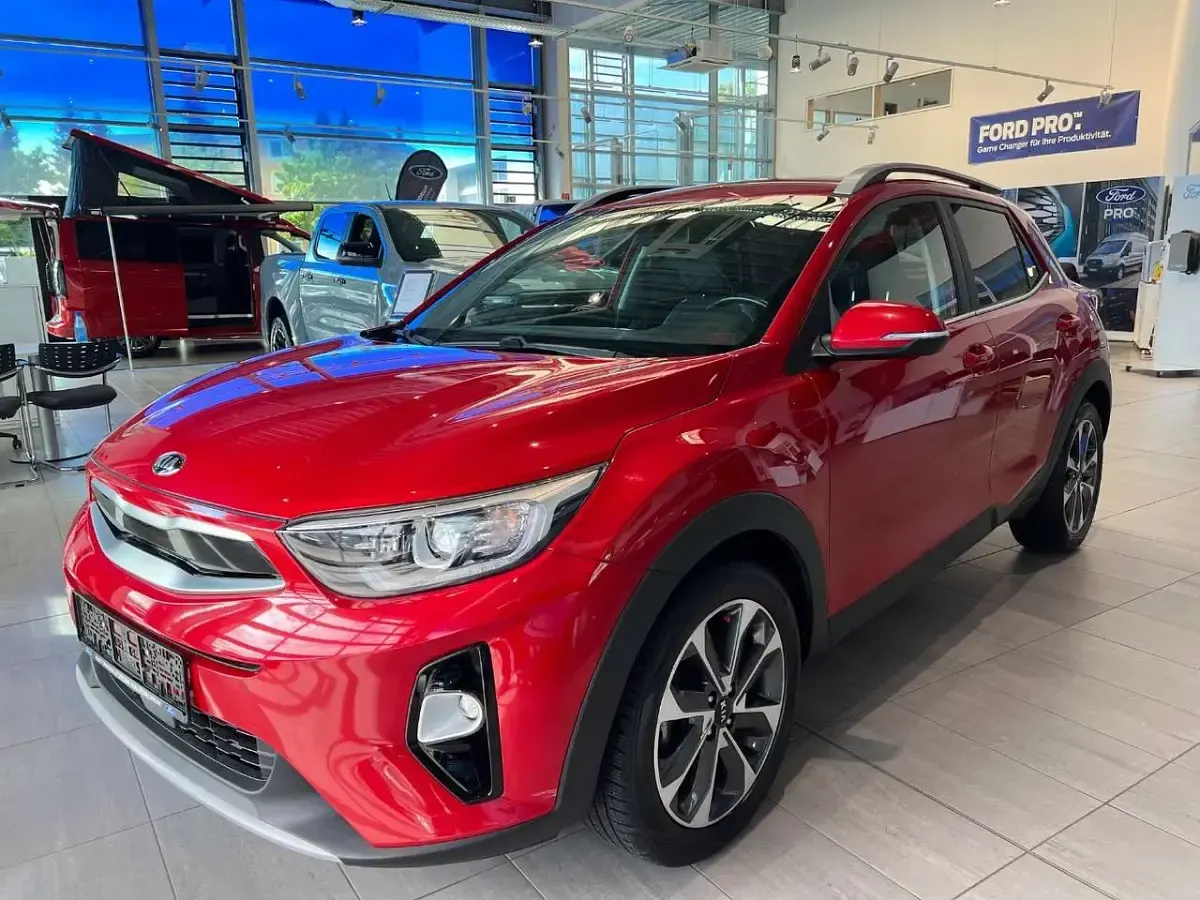 Gebraucht Kia Stonic Spirit 120 PS (88 kW) 2017 Signalrot met. SUV