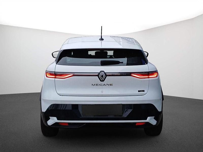 Gebraucht Renault Megane E-Tech Equilibre 96 kW (131 PS) 2023 Arktisweiß Limousine