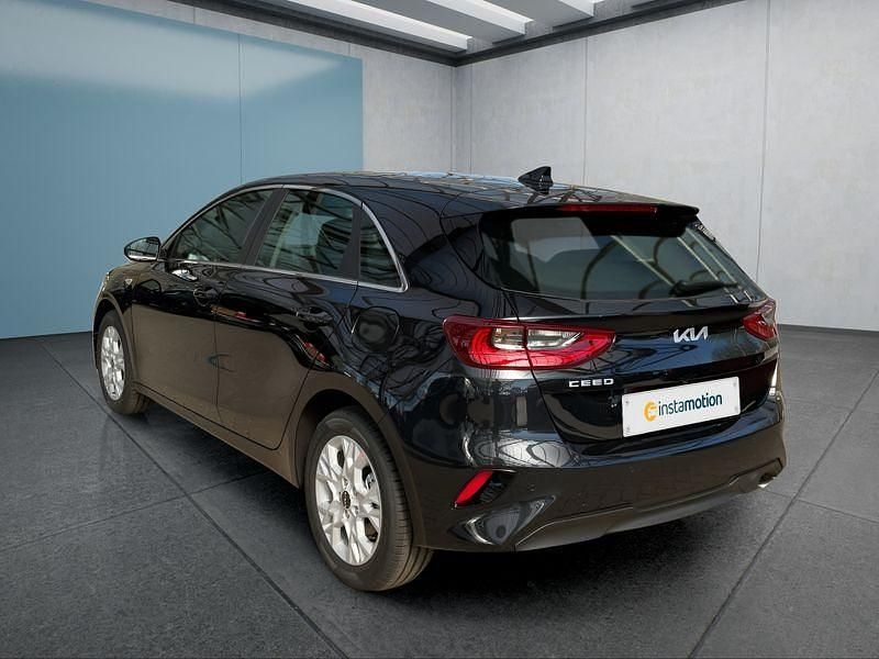 Second-hand Kia Ceed Vision 101 CP (74 kW) 2025 Negru Hatchback