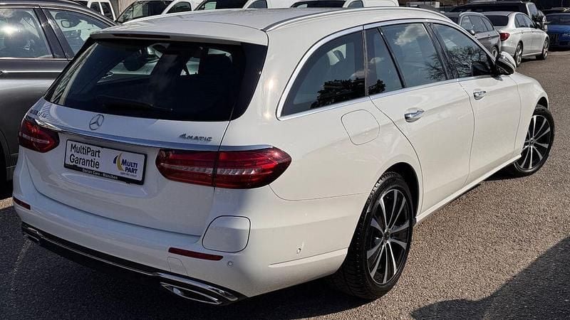 Gebraucht Mercedes E300 194 PS (142 kW) 2021 Weiß Limousine