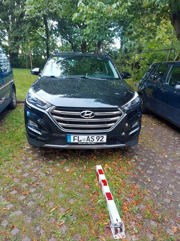 Gebraucht Hyundai Tucson Style 185 PS (136 kW) 2016 Schwarz SUV