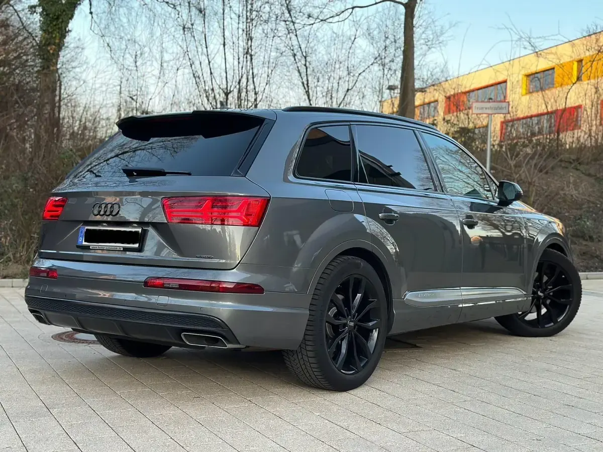 Gebraucht Audi Q7 Comfort 272 PS (200 kW) 2016 Grau SUV
