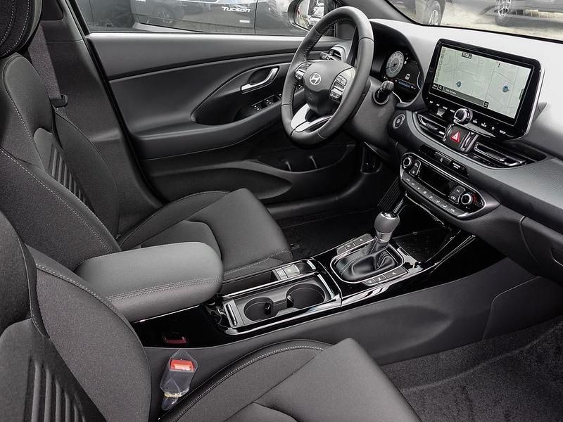 Gebraucht Hyundai i30 Advantage 140 PS (102 kW) 2024 Grau Kombi