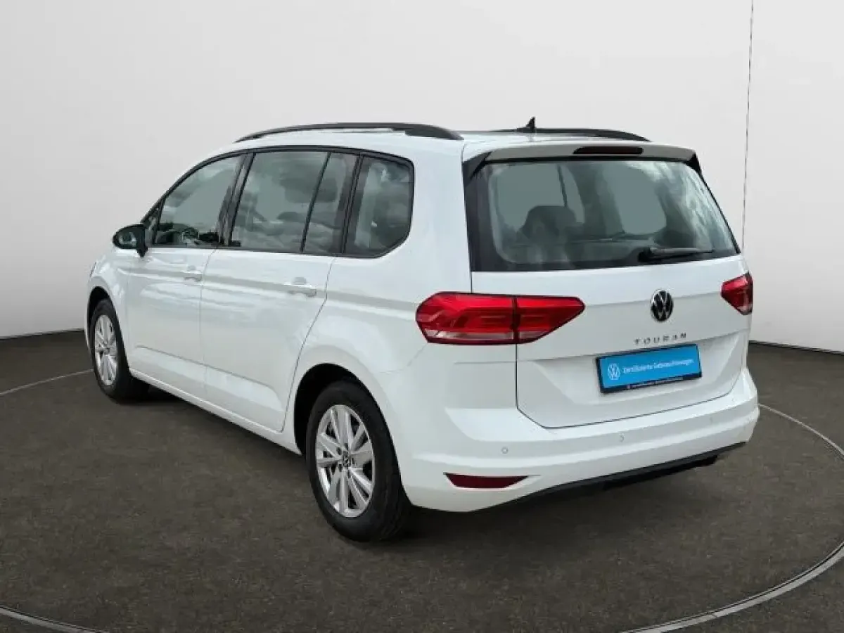 Gebraucht VW Touran Comfortline 150 PS (110 kW) 2023 Van / Kleinbus
