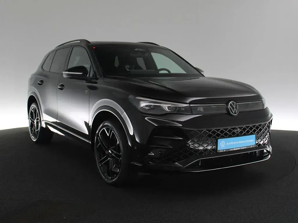 Gebraucht VW Tiguan R-line 272 PS (200 kW) 2025 Schwarz / grenadillschwarz SUV