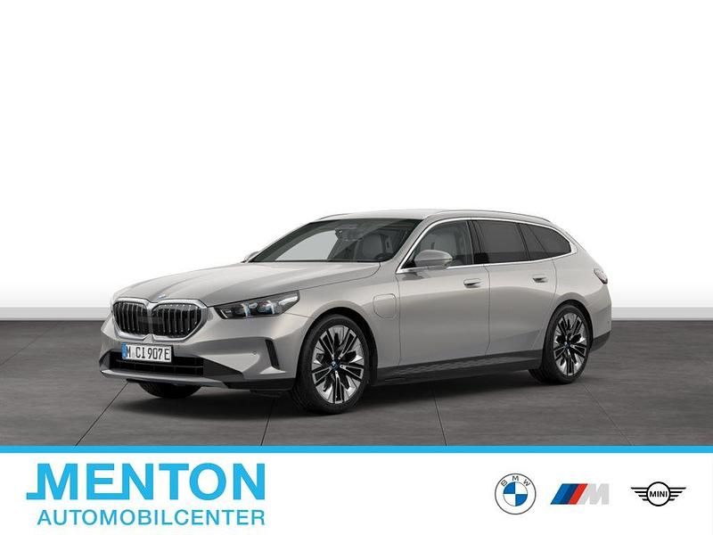 Gebraucht BMW 530e 299 PS (219 kW) 2024 Grau Kombi