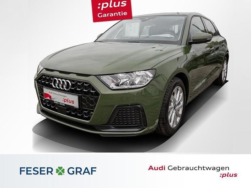 Distriktgrün metallic Gebraucht 2025 Audi A1 Sportback Advanced Plus Kleinwagen | 22.490 € (Guter Preis) - Bild 1/4
