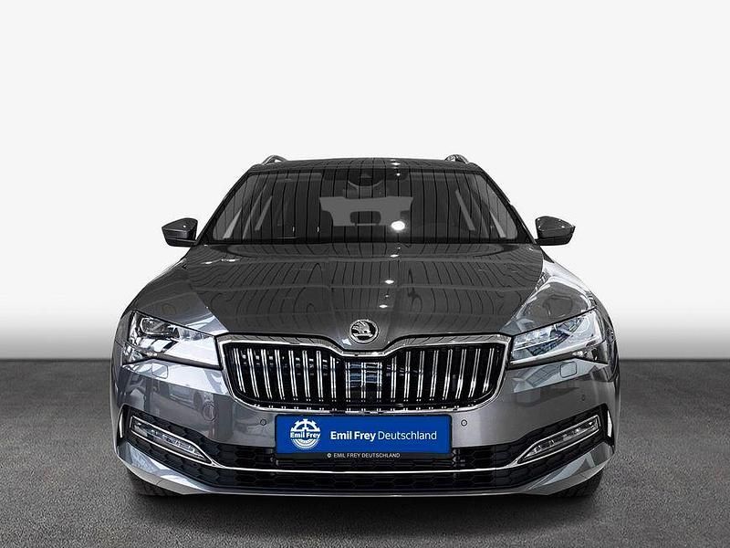 Gebraucht Skoda Superb Style 150 PS (110 kW) 2024 Graphite grau metallic Kombi