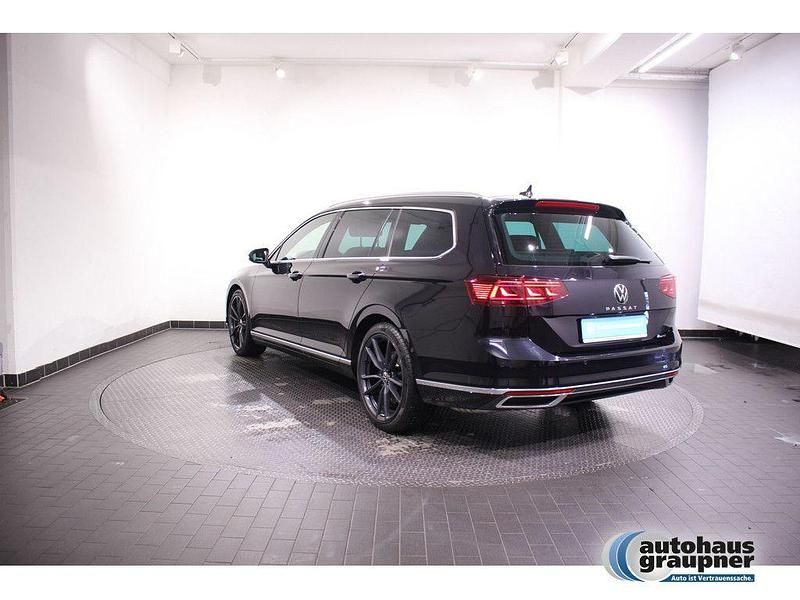 Gebraucht VW Passat Elegance 280 PS (205 kW) 2021 Schwarz / deep black (metallic) Kombi