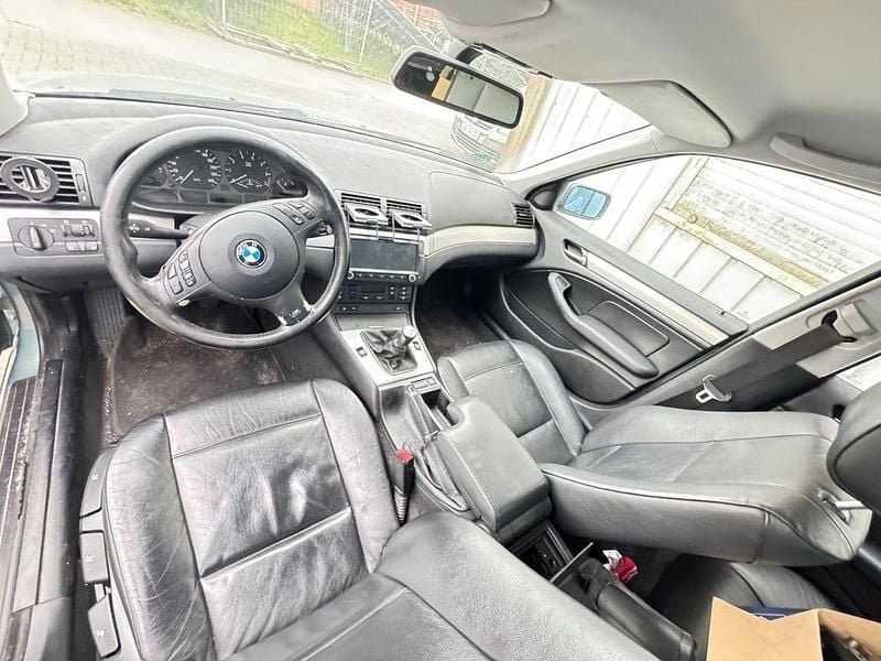 Grün Gebraucht 2003 BMW 318 Limousine | 2.000 € (Superpreis) - Bild 1/4