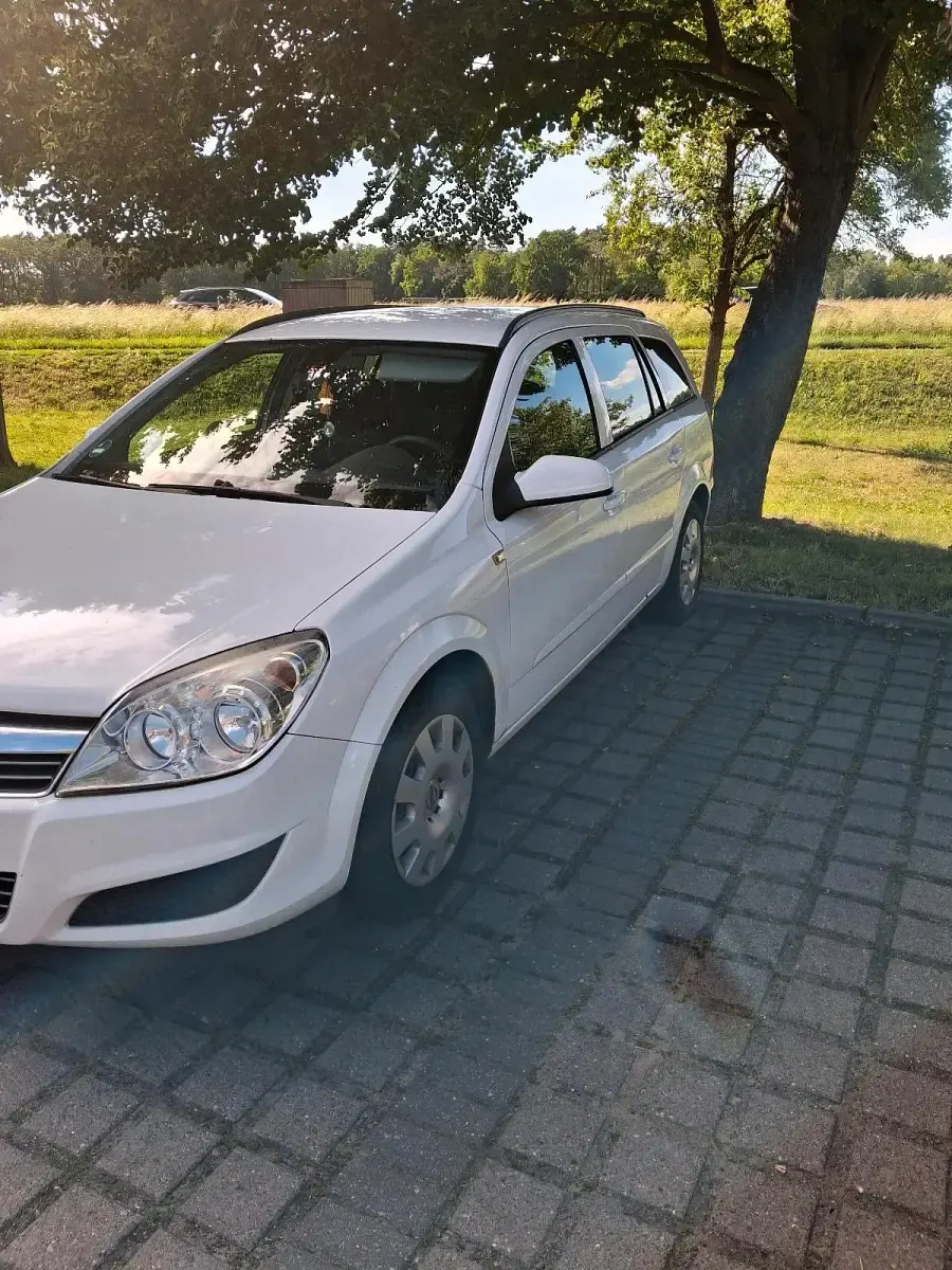 Gebraucht Opel Astra 90 PS (66 kW) 2008 Weiß Kombi