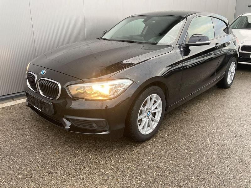 Gebraucht BMW 116 Sport Line 109 PS (80 kW) 2016 Schwarz Kleinwagen