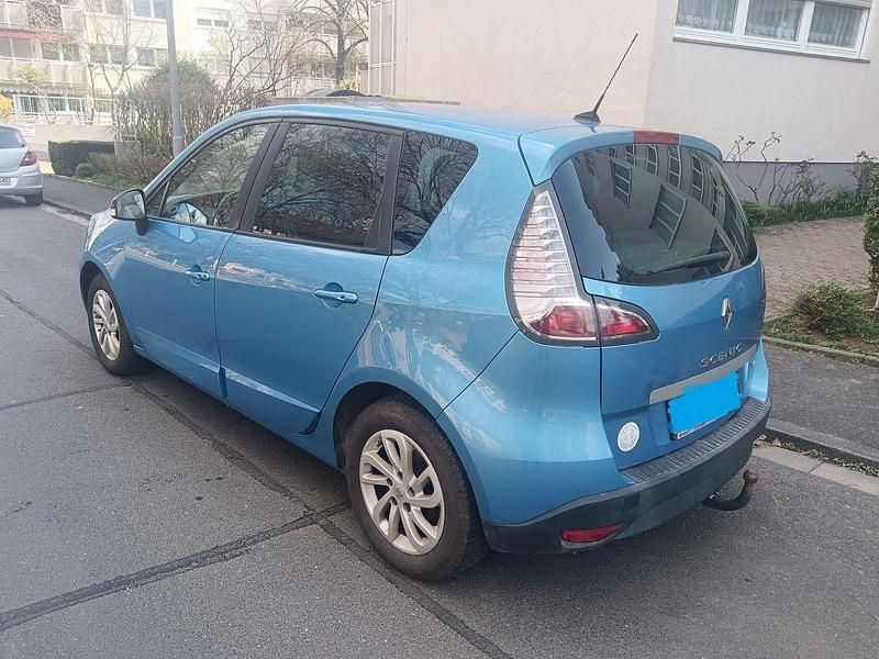 Blau Gebraucht 2015 Renault Scénic III Bose Edition Van / Kleinbus | 5.400 € (Fairer Preis) - Bild 1/4