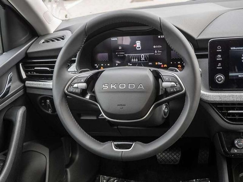 Neu Skoda Scala Selection 116 PS (85 kW) 2025 Grau Kleinwagen