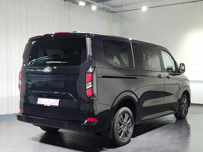 Neu Ford Tourneo Custom Titanium 170 PS (125 kW) 2026 Schwarz, agateblack met. Van