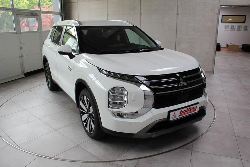 Neu Mitsubishi Outlander P-HEV Select 306 PS (225 kW) 2026 Weiß SUV