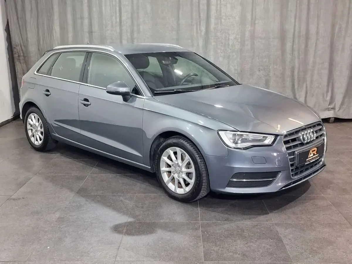Gebraucht Audi A3 Sportback Attraction 110 PS (80 kW) 2016 Grau Kleinwagen