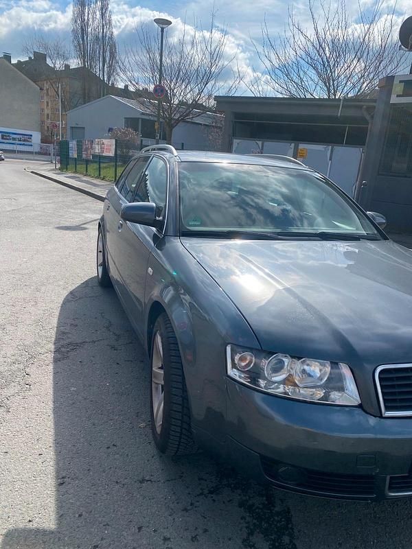 Gebraucht Audi A4 131 PS (96 kW) 2005 Grau Kombi