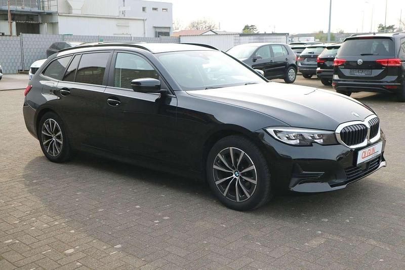 Gebraucht BMW 318 Advantage 156 PS (114 kW) 2022 Schwarz Kombi