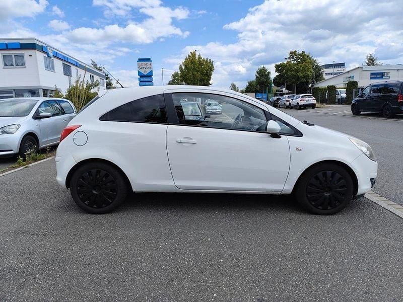 Gebraucht Opel Corsa Color Edition 90 PS (66 kW) 2009 Weiß Kleinwagen