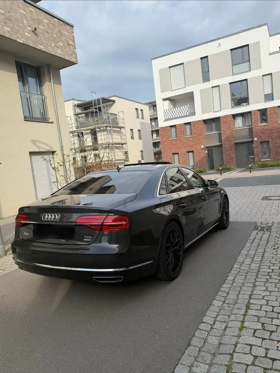 Gebraucht Audi A8 Ambiente 310 PS (228 kW) 2017 Braun Limousine