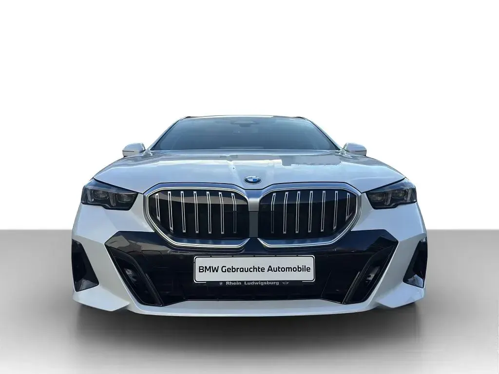 Gebraucht BMW 540 M Sport 303 PS (222 kW) 2025 Weiß Kombi