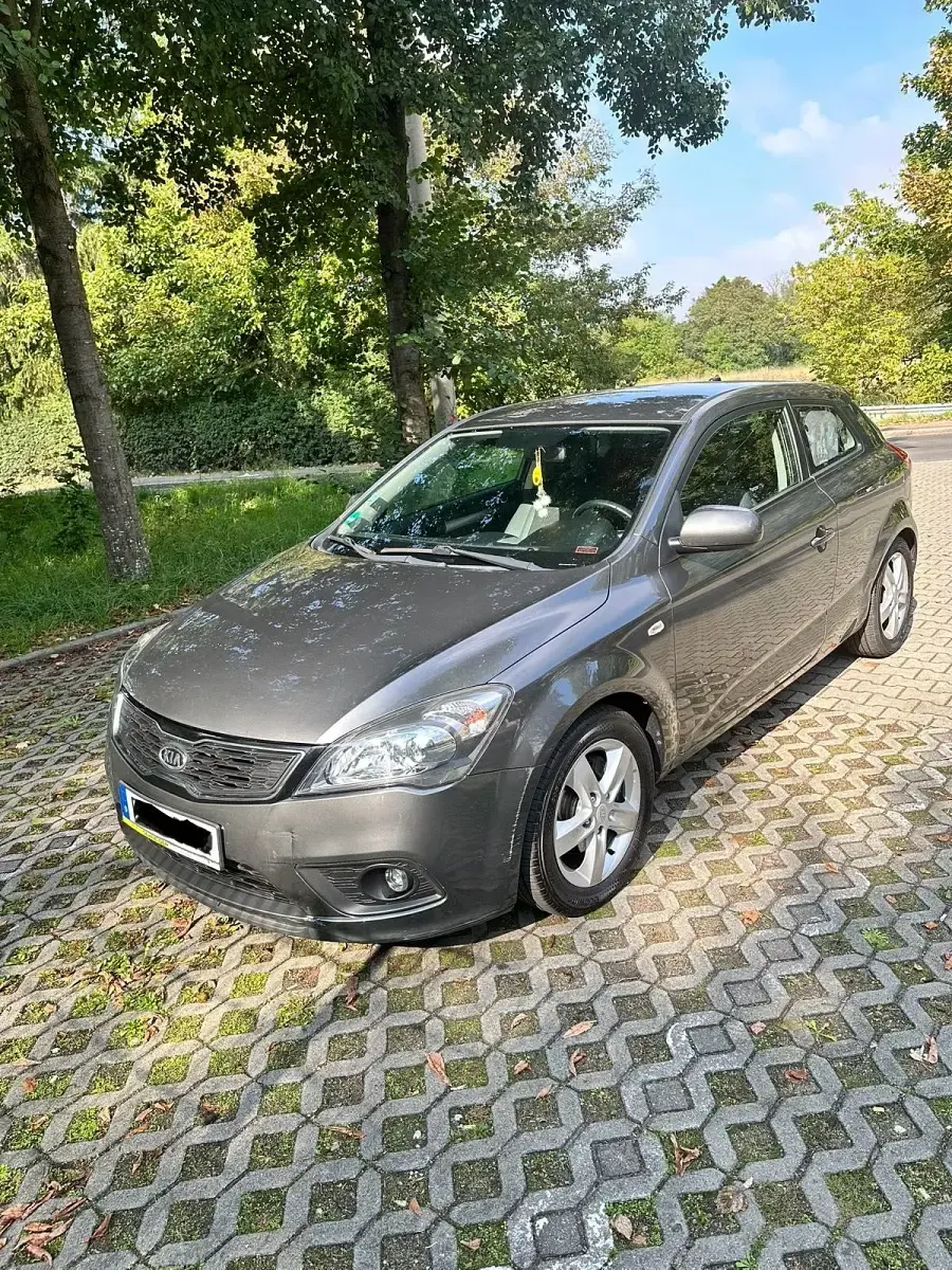 Używany Kia Ceed 2012 Szary Hatchback