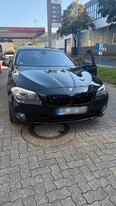 Schwarz Gebraucht 2011 BMW 530 Limousine | 9.500 € (Superpreis) - Bild 1/4