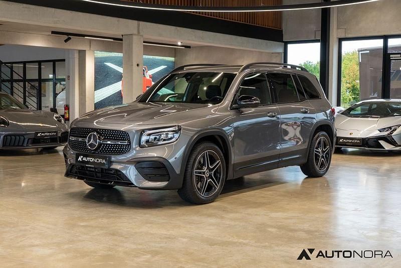 Mountaingrau Gebraucht 2021 Mercedes GLB250 AMG line SUV | 36.900 € (Fairer Preis) - Bild 1/4