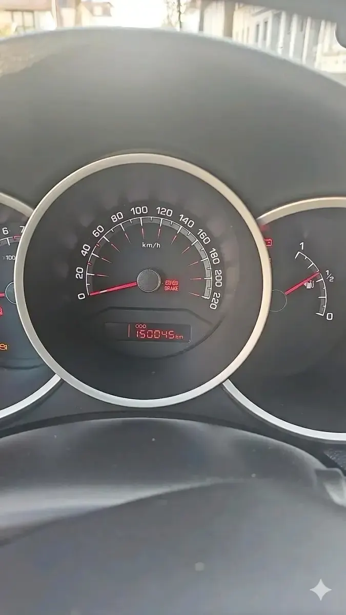Gebraucht Kia Venga 125 PS (91 kW) 2012 Schwarz Kleinwagen