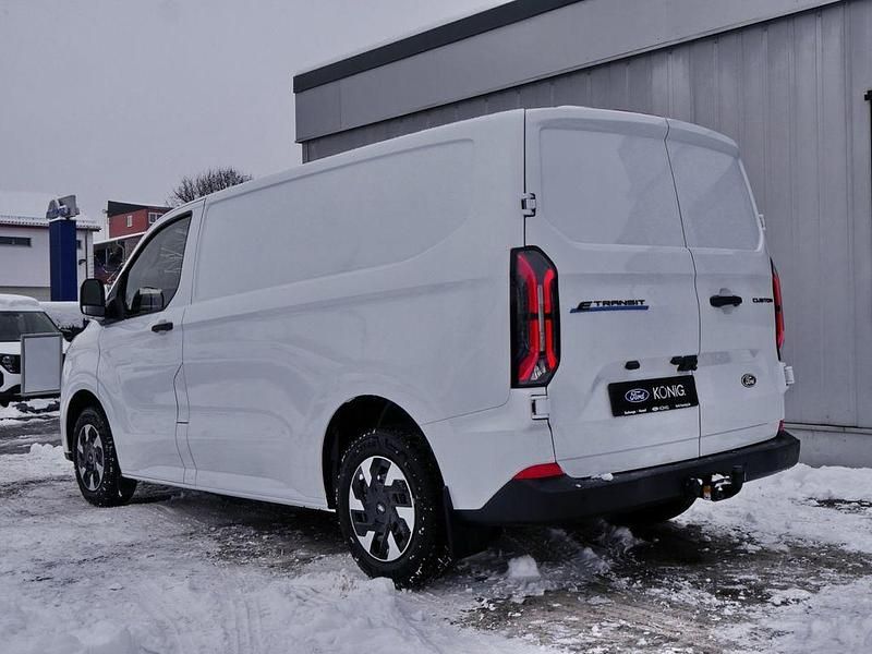 Neu Ford E-Transit Trend 100 kW (136 PS) 2026 Weiß Van