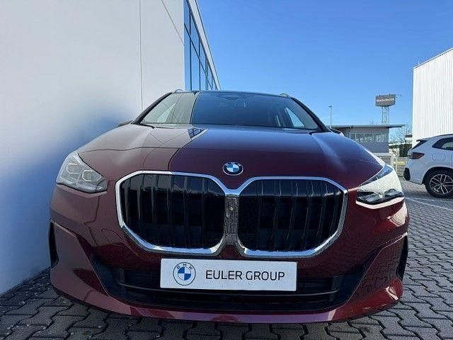 Gebraucht BMW 220 Active Tourer 170 PS (125 kW) 2025 Rot Van / Kleinbus